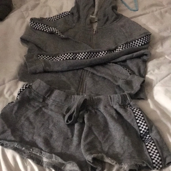 Matching gray checkered outfit! - Picture 1 of 2